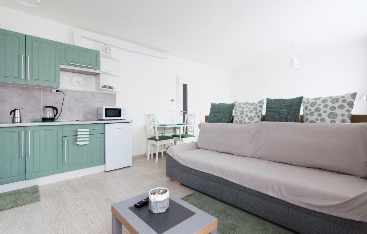 Free Parking In Garage Karolina Plazza, New Cosy Studio With All You Need Praga Exterior foto